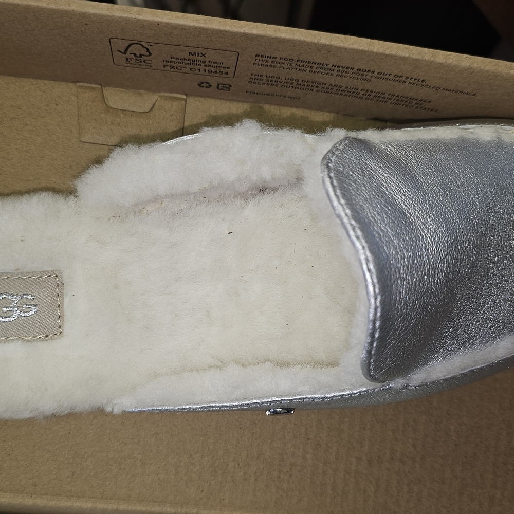 UGG Lane Metallic Silver Slippers Size 7 - Picture 11 of 11